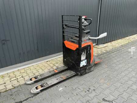 Låglyftare El 2018  BT LPE200 (1)