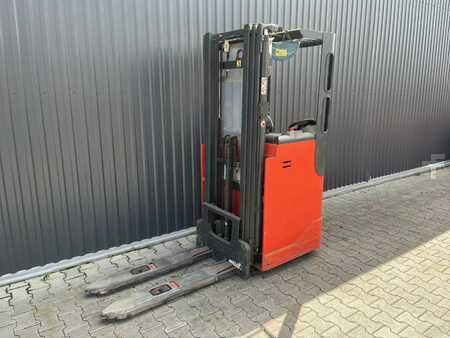 Stacker com assento 2017  Linde L12R (1)