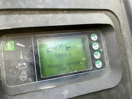 Stacker com assento 2017  Linde L12R (6)