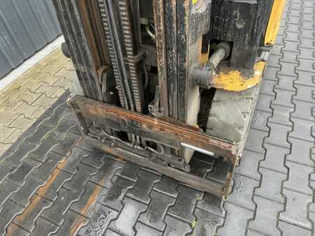 Eléctrico - 4 rodas 2019  CAT Lift Trucks EP25CN (7)