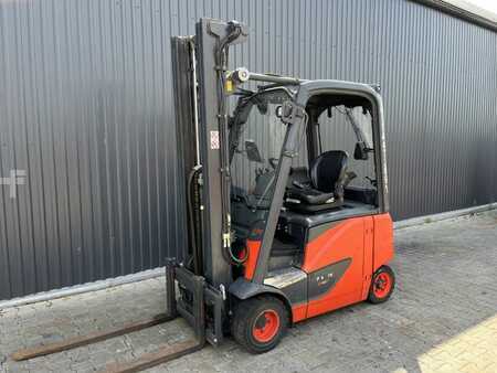 Elektryczne 4-kołowe  Linde E20PH-02 (1)