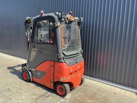 Elektryczne 4-kołowe  Linde E20PH-02 (3)