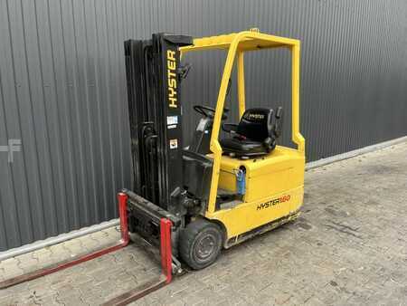 Chariots électriques à 3 roues 2002  Hyster J1.60XMT (1)