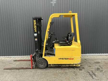 Chariots électriques à 3 roues 2002  Hyster J1.60XMT (2)