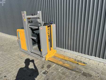 Vertikální vychystávací vozík 2019  Jungheinrich EKS110 (3)