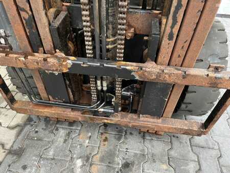 Nestekaasutrukki 2021  Toyota 8FGF20 (8)