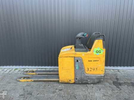 Transpallet elettrici 2017  Jungheinrich ERE120 (2)