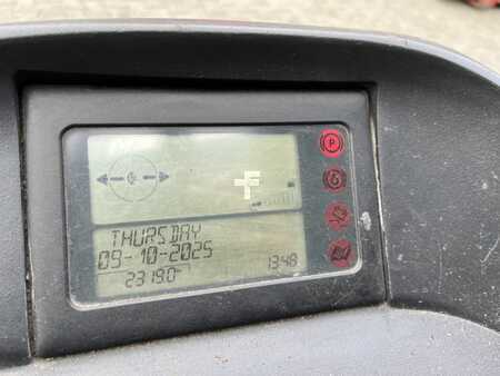 Reachtrucks 2011  Linde R14G (7)