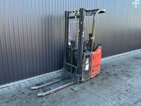 VZV s plošinou pro řidiče 2017  Linde D14SP (1)