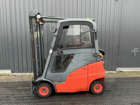 Empilhador a gás 2014  Linde H14T-01 (2)