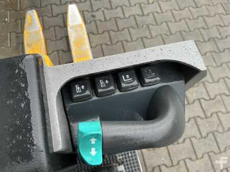 Vertikální vychystávací vozík 2017  Jungheinrich EKS110 (8)