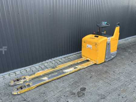 Transpallet elettrici 2018  Jungheinrich ERE120 (1)