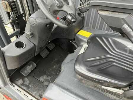 Elektryczne 3-kołowe 2012  Linde E12-01 (9)