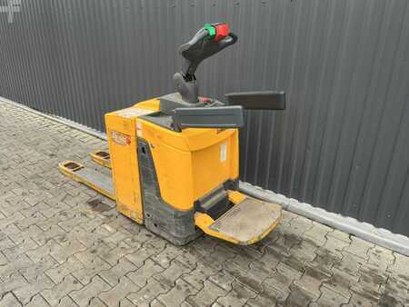 Transpallet elettrici 2015  Jungheinrich ERE120 (3)