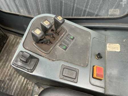 Chariots élévateurs GPL 2007  Jungheinrich TFG550 (7)