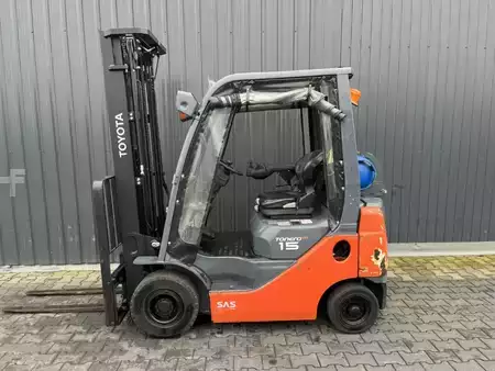 Gas truck 2016  Toyota 8FGF15F (2)