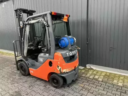 Gas truck 2016  Toyota 8FGF15F (3)