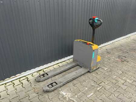 Niederhubwagen 2021  Jungheinrich EJEM13 (1)