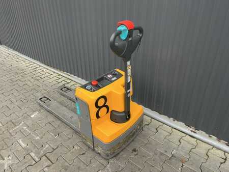 Niederhubwagen 2021  Jungheinrich EJEM13 (3)