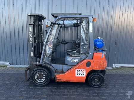 LPG VZV 2015  Toyota 8FGF20 (2)