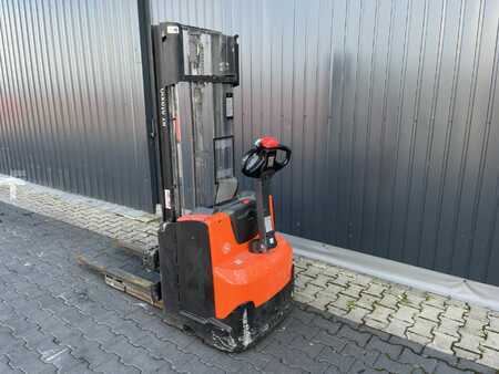 Ruční vysokozdvižný vozík 2019  BT SWE100 (3)