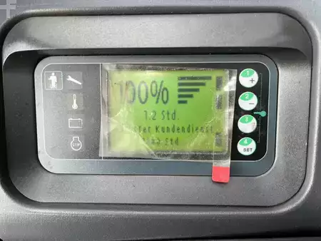 Beállós targonca 2023  Linde D14SP (8)