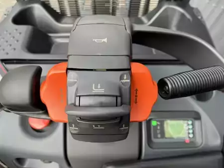 Beállós targonca 2023  Linde D14SP (9)