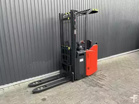 Beállós targonca 2023  Linde D14SP (1)