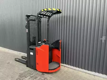 Beállós targonca 2023  Linde D14SP (3)