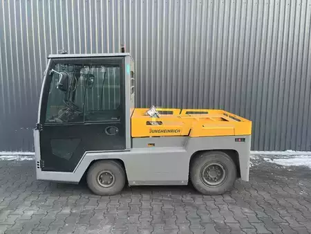 Schlepper 2022  Jungheinrich EZS7280 (2)