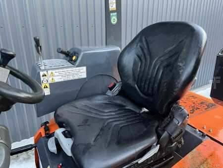 Sähkö - 4 pyör 2011  Aisle Master 20WE (8)