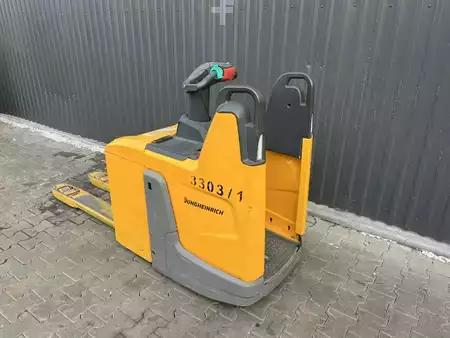 Transpaleta eléctrica 2017  Jungheinrich ERE120 (3)