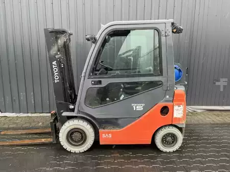 Gas truck 2018  Toyota 8FGF15 (2)