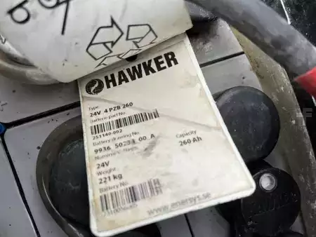 Apilador conductor incorporado 2019  BT SWE140L (7)