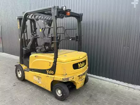 4-wiel elektrische heftrucks 2010  Yale ERP25VL (3)