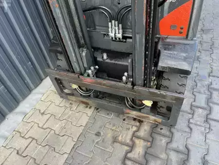 Gázüzemű targoncák 2015  Linde H25T-02 (10)