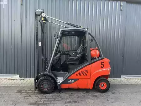 Gázüzemű targoncák 2015  Linde H25T-02 (2)