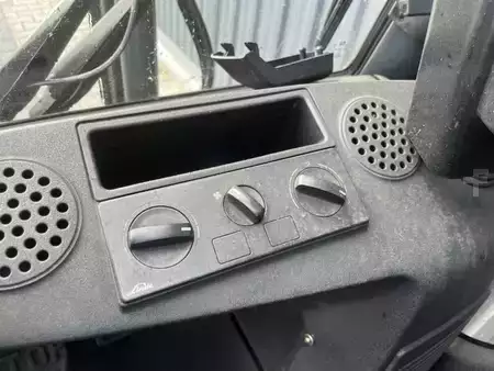 Gázüzemű targoncák 2015  Linde H25T-02 (6)