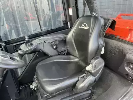 Gázüzemű targoncák 2015  Linde H25T-02 (8)