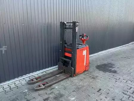 Apilador eléctrico 2020  Linde D10 (1)