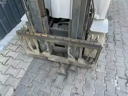 Gas gaffeltruck 2011  Still RX70-30T (8)