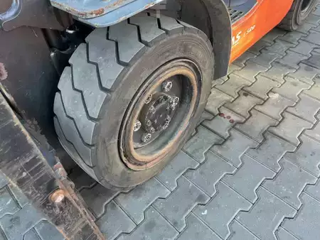 Dieselstapler 2020  Toyota 8FDF30 (10)