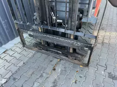 Dieselstapler 2020  Toyota 8FDF30 (9)