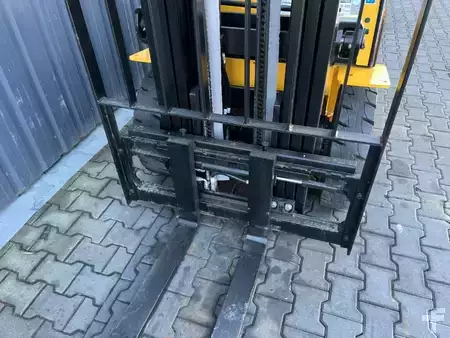 Treibgasstapler 2022  Hyundai 25L-7A (9)