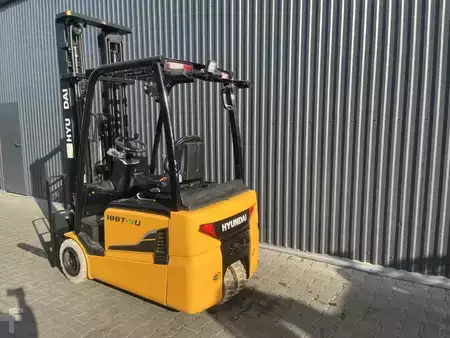 Chariots électriques à 3 roues 2023  Hyundai 18BT-9U (3)