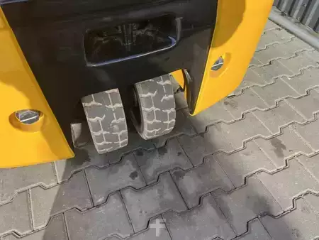 Chariots électriques à 3 roues 2023  Hyundai 18BT-9U (9)