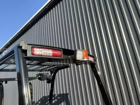 Chariots électriques à 3 roues 2023  Hyundai 18BT-9U (7)