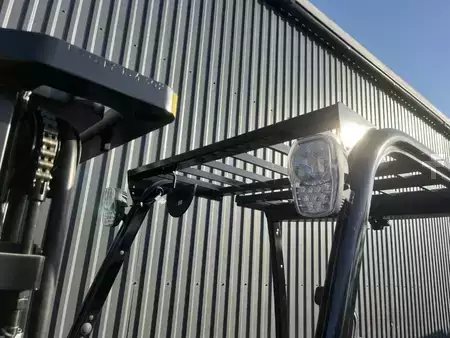 Chariots électriques à 3 roues 2023  Hyundai 18BT-9U (8)