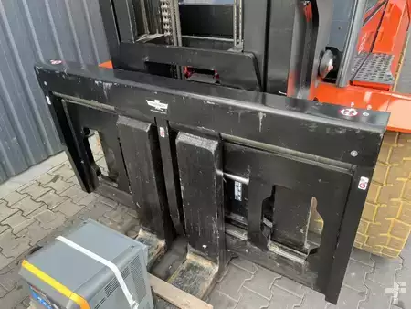 Elektromos 4 kerekű 2023  Toyota 9FBH80T (9)