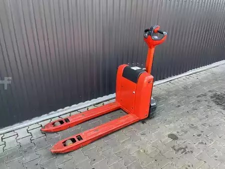 Elektrische palletwagens 2022  Linde MT15 (1)